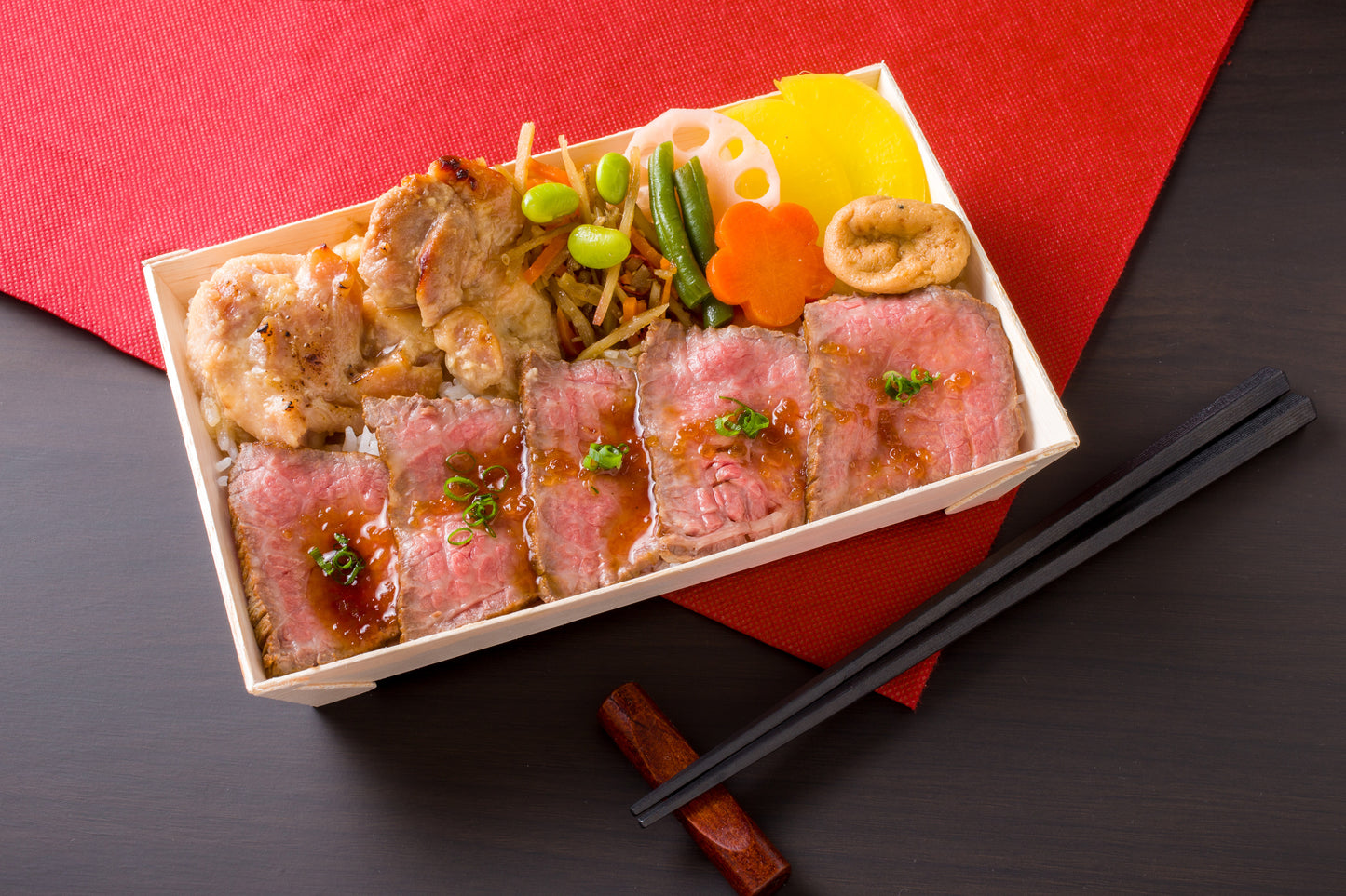 千葉牛ローストビーフと鶏もも西京焼き弁当