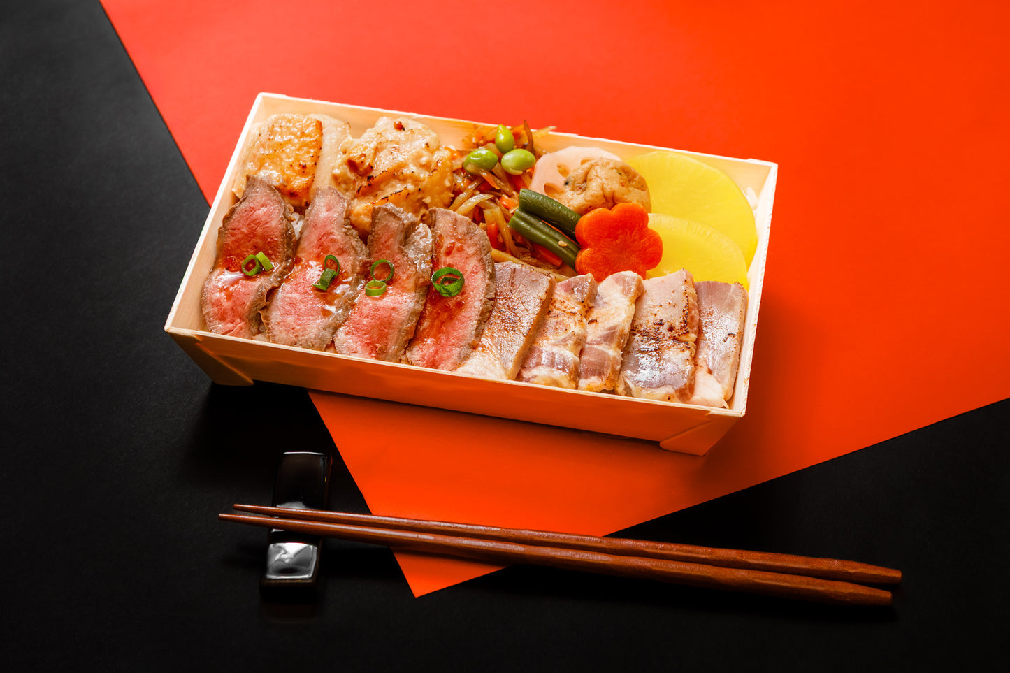 千葉牛ローストビーフ、味噌漬け焼豚、鶏もも西京焼き弁当