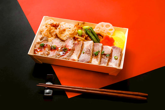 千葉牛ステーキ、味噌漬け焼豚、鶏もも西京焼き弁当